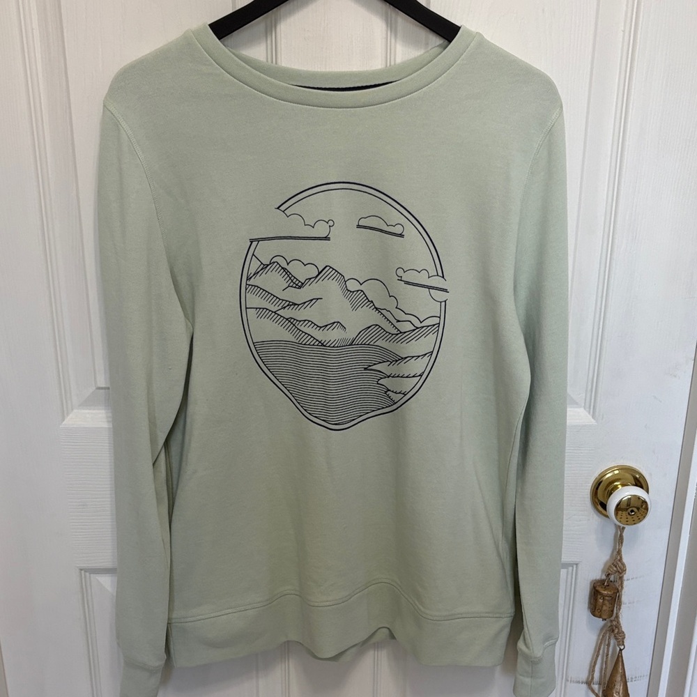Ascend Women’s Light Green Mountain Graphic Sweatshirt size medium NWOT